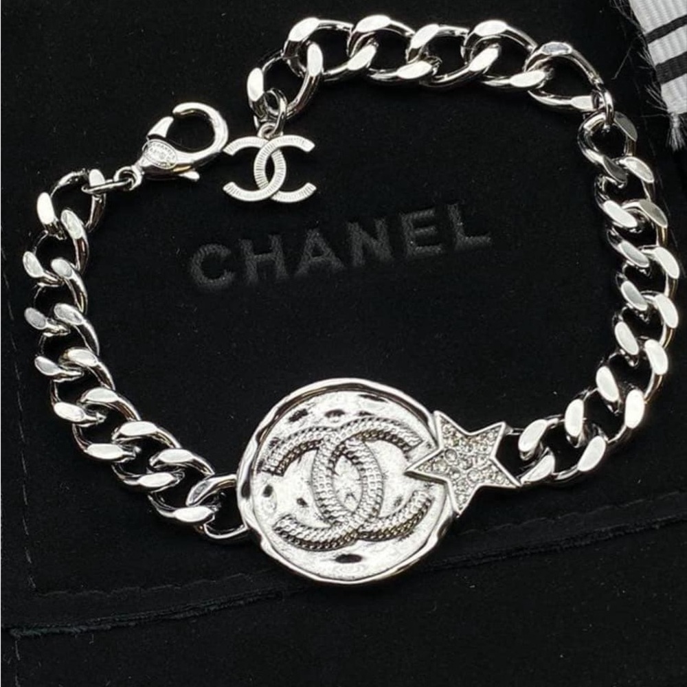 CHANEL Chunky Chain Bracelet with Circular Centerpiece